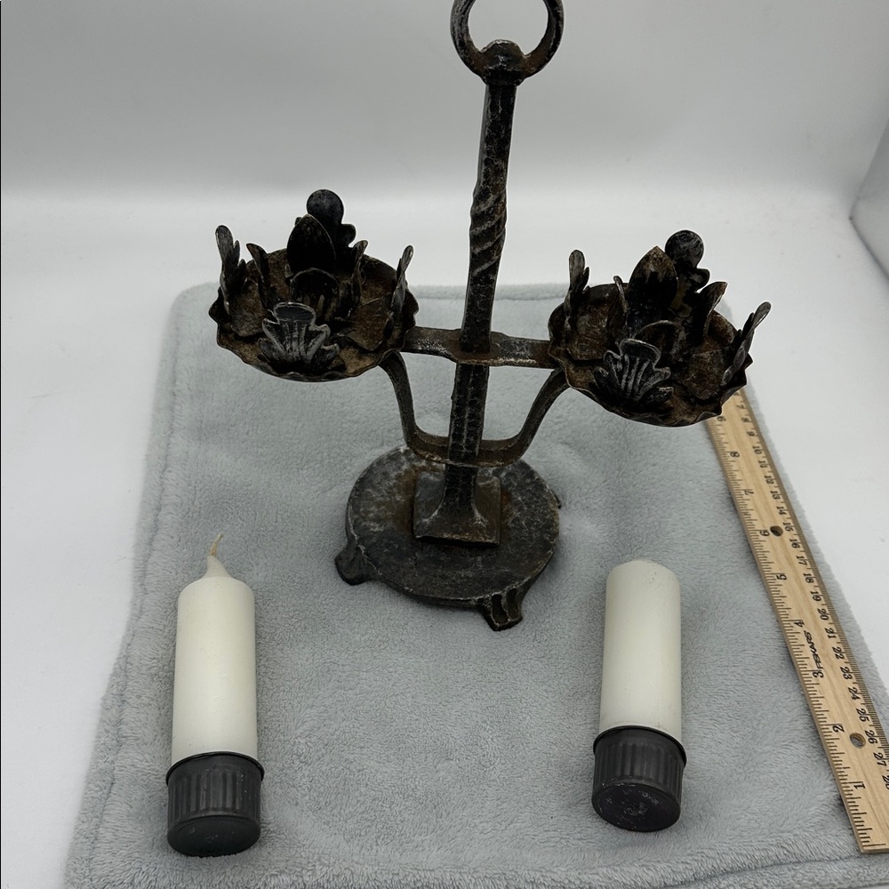 Vintage Wrought Iron 2 Larger Candelabra Leaf Motif’s - Picture 8 of 10